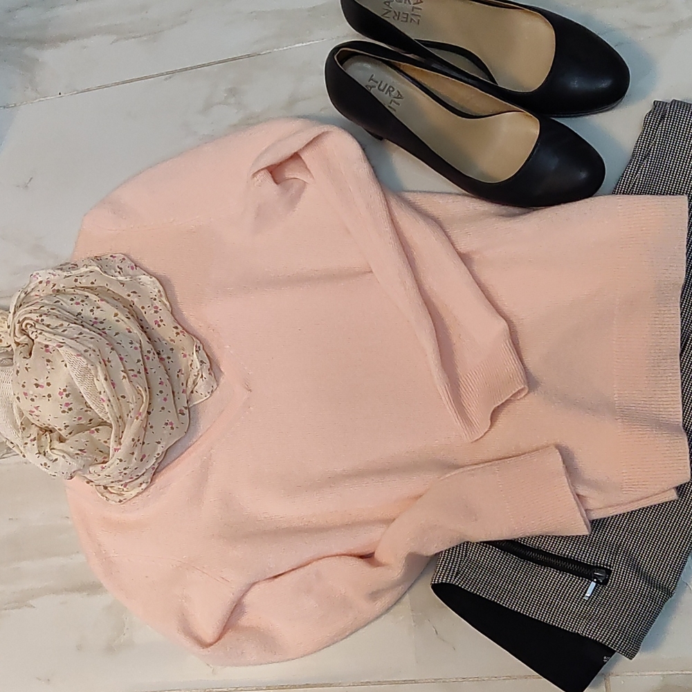 Cashmere V-Neck Lightweight Pullover Sweater, Sof… - image 1